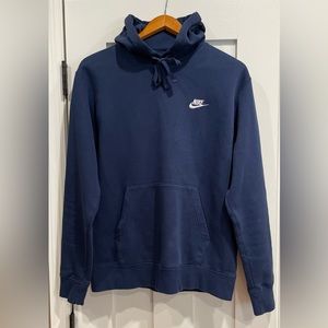 Nike hoodie sweatshirt. Navy color. Men’s medium. Great condition.